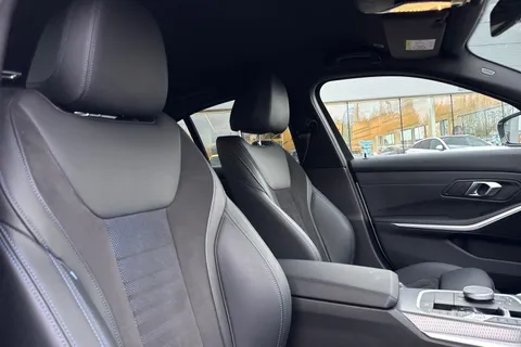 YK24BFA BMW 3 Series 320i M Sport 4dr Step Auto Thumbnail #24