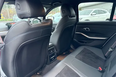 YK24BFA BMW 3 Series 320i M Sport 4dr Step Auto Thumbnail #36