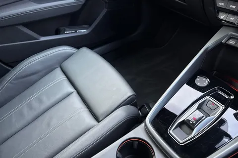 KT74NXK Audi A3 Black Edition 35 TFSI 150 PS S tronic Thumbnail #20