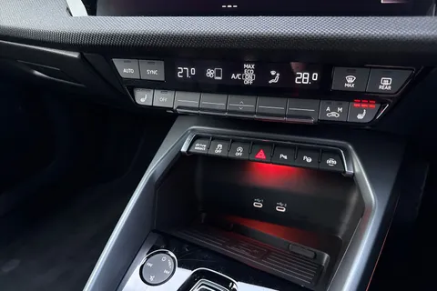 KT74NXK Audi A3 Black Edition 35 TFSI 150 PS S tronic Thumbnail #45