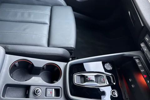 KT74NXK Audi A3 Black Edition 35 TFSI 150 PS S tronic Thumbnail #46