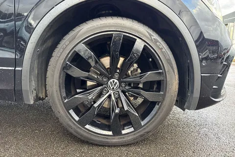 EA23ARX Volkswagen Tiguan 1.5 TSI R-Line DSG Euro 6 (s/s) 5dr Thumbnail #9