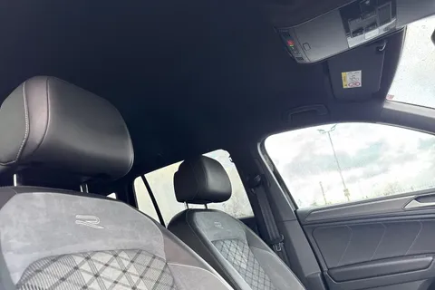 EA23ARX Volkswagen Tiguan 1.5 TSI R-Line DSG Euro 6 (s/s) 5dr Thumbnail #23