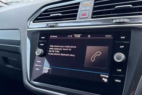 EA23ARX Volkswagen Tiguan 1.5 TSI R-Line DSG Euro 6 (s/s) 5dr Thumbnail #35