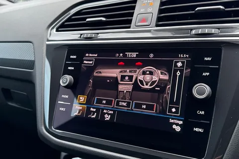 EA23ARX Volkswagen Tiguan 1.5 TSI R-Line DSG Euro 6 (s/s) 5dr Thumbnail #38