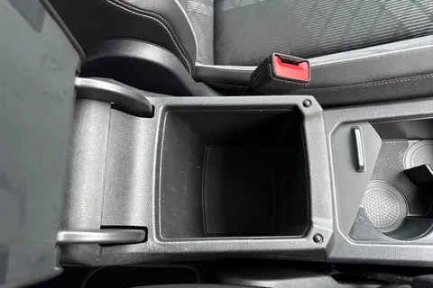 EA23ARX Volkswagen Tiguan 1.5 TSI R-Line DSG Euro 6 (s/s) 5dr Thumbnail #47