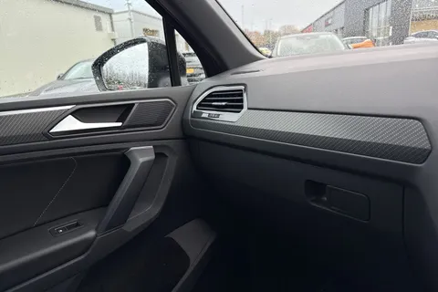 EA23ARX Volkswagen Tiguan 1.5 TSI R-Line DSG Euro 6 (s/s) 5dr Thumbnail #49