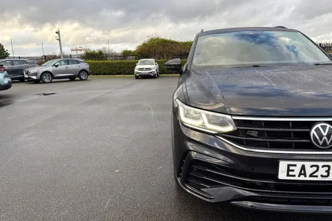 EA23ARX Volkswagen Tiguan 1.5 TSI R-Line DSG Euro 6 (s/s) 5dr Thumbnail #50