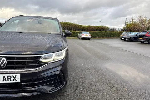 EA23ARX Volkswagen Tiguan 1.5 TSI R-Line DSG Euro 6 (s/s) 5dr Thumbnail #51
