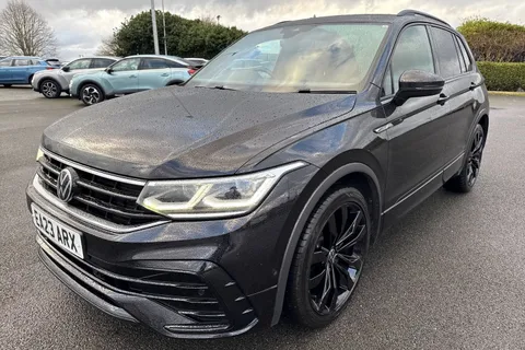 EA23ARX Volkswagen Tiguan 1.5 TSI R-Line DSG Euro 6 (s/s) 5dr Thumbnail #52