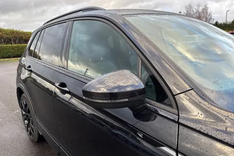 EA23ARX Volkswagen Tiguan 1.5 TSI R-Line DSG Euro 6 (s/s) 5dr Thumbnail #53