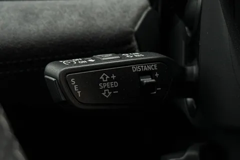 KN75HFO Audi Q6 E-Tron Q6 SUV Edition 1 e-tron performance  225,00 kW Thumbnail #39