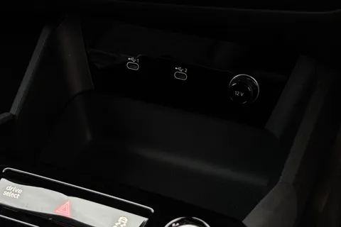 KN75HFO Audi Q6 E-Tron Q6 SUV Edition 1 e-tron performance  225,00 kW Thumbnail #41