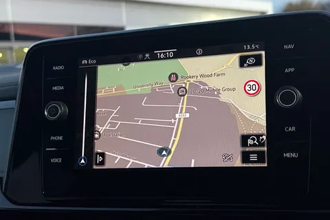 DC25TMY Volkswagen T-Roc 1.5 TSI Black Edition 5dr DSG | Sat Nav | Matrix Automatic Lights Thumbnail #16