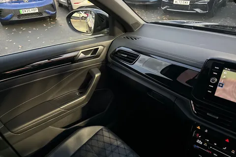 DC25TMY Volkswagen T-Roc 1.5 TSI Black Edition 5dr DSG | Sat Nav | Matrix Automatic Lights Thumbnail #19