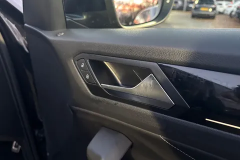 DC25TMY Volkswagen T-Roc 1.5 TSI Black Edition 5dr DSG | Sat Nav | Matrix Automatic Lights Thumbnail #20