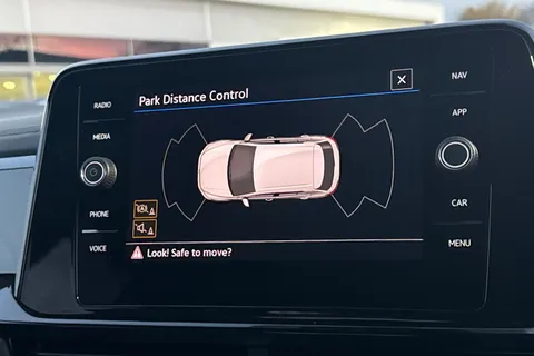 DC25TMY Volkswagen T-Roc 1.5 TSI Black Edition 5dr DSG | Sat Nav | Matrix Automatic Lights Thumbnail #31