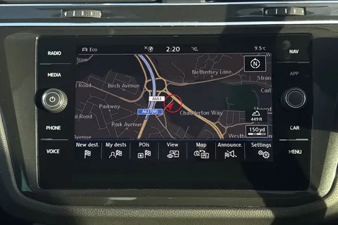 17 of 53 for Volkswagen Tiguan 2.0 TDi 150 R-Line Tech 5dr **HEADS UP DISPLAY**