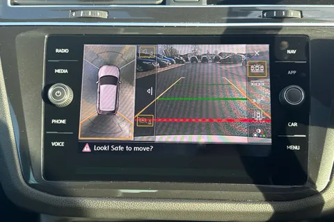 46 of 53 for Volkswagen Tiguan 2.0 TDi 150 R-Line Tech 5dr **HEADS UP DISPLAY**