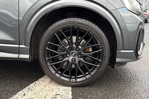 11 of 66 for Audi Q2 Black Edition 35 TFSI 150 PS S tronic