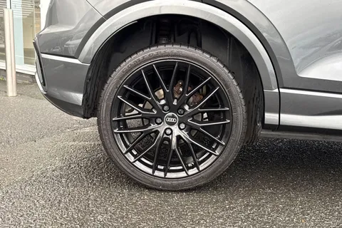 13 of 66 for Audi Q2 Black Edition 35 TFSI 150 PS S tronic