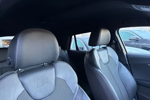 24 of 66 for Audi Q2 Black Edition 35 TFSI 150 PS S tronic