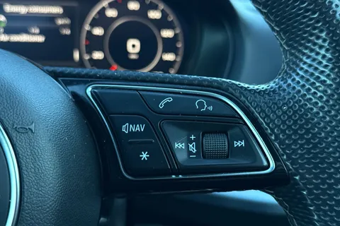 51 of 66 for Audi Q2 Black Edition 35 TFSI 150 PS S tronic