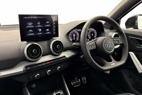 DG25WVO Audi Q2 Black Edition 35 TFSI 150 PS S tronic Thumbnail #2