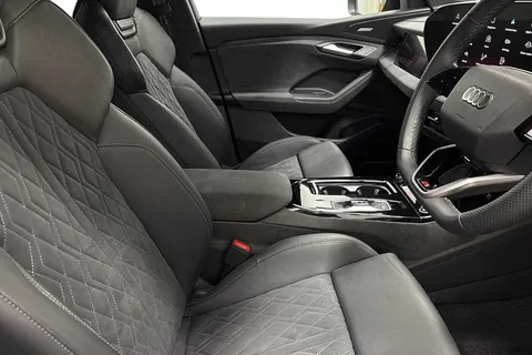 KT74WPV Audi Q6 E-Tron Q6 SUV Edition 1 e-tron quattro  kW Thumbnail #10