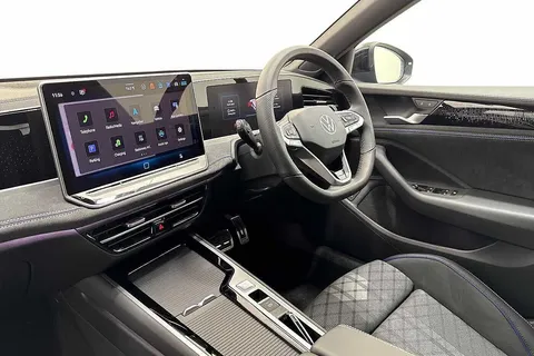 KM25UVT Volkswagen Passat 1.5 TSI eHybrid R-Line 5dr DSG Thumbnail #2