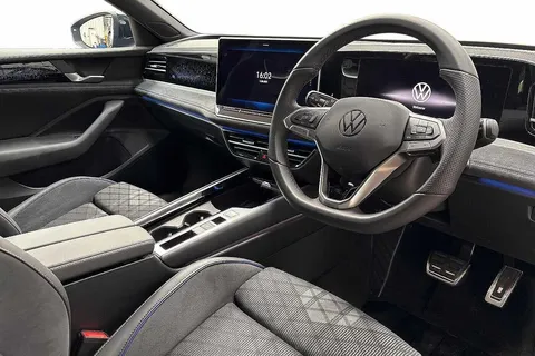 KR25XBY Volkswagen Passat 1.5 TSI eHybrid R-Line 5dr DSG Thumbnail #6