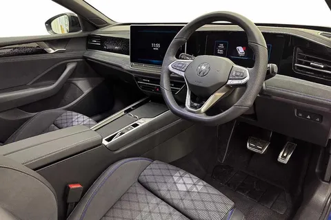 KM25UVT Volkswagen Passat 1.5 TSI eHybrid R-Line 5dr DSG Thumbnail #6