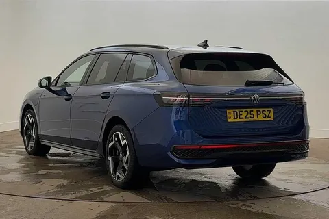 DE25PSZ Volkswagen Passat 1.5 TSI eHybrid 272 R-Line 5dr DSG **PAN ROOF, INFO PACK, DRIVER PACK** Thumbnail #3