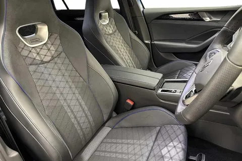 KM25UVT Volkswagen Passat 1.5 TSI eHybrid R-Line 5dr DSG Thumbnail #10