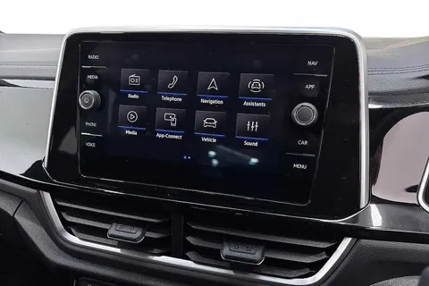 KM25TBO Volkswagen T-Roc 2.0 TDI 150 EVO R-Line 5dr DSG **18' NEVADA ALLOYS, REAR CAM, KEYLESS ENTRY Thumbnail #12