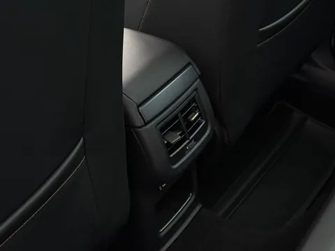 KT74WJK CUPRA Ateca 2.0 TSI VZ3 5dr DSG 4Drive **PANORAMIC SUNROOF** Thumbnail #33