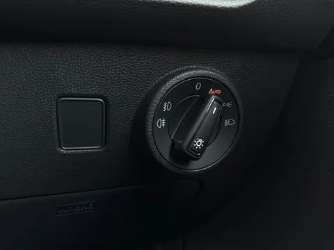 KT74WJK CUPRA Ateca 2.0 TSI VZ3 5dr DSG 4Drive **PANORAMIC SUNROOF** Thumbnail #40