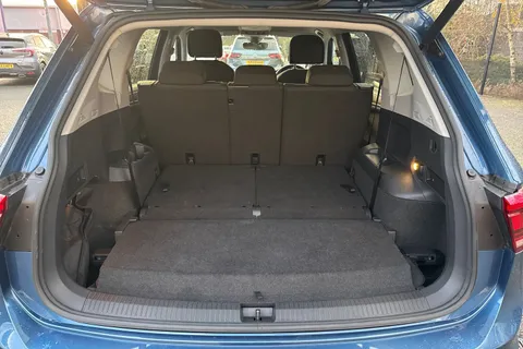 YS21ZUD Volkswagen Tiguan Allspace 2.0 TDI Match 5dr DSG Thumbnail #10