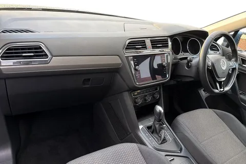 YS21ZUD Volkswagen Tiguan Allspace 2.0 TDI Match 5dr DSG Thumbnail #17