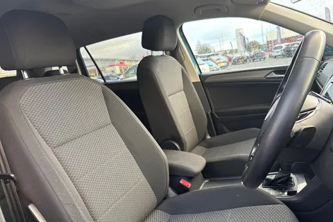 YS21ZUD Volkswagen Tiguan Allspace 2.0 TDI Match 5dr DSG Thumbnail #25