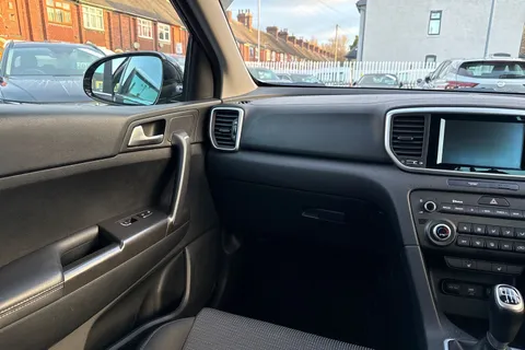 15 of 50 for Kia Sportage 1.6 GDi 2 Euro 6 (s/s) 5dr