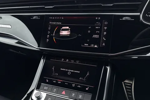 DF24FOK Audi Q7 SUV Black Edition 55 TFSI quattro 340 PS tiptronic Thumbnail #34