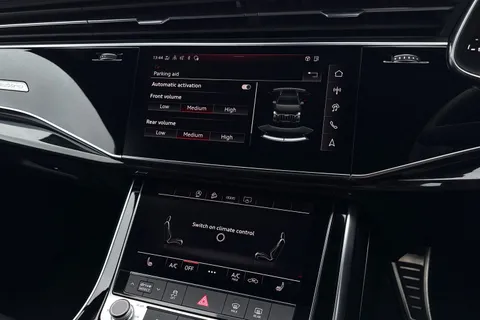 DF24FOK Audi Q7 SUV Black Edition 55 TFSI quattro 340 PS tiptronic Thumbnail #35