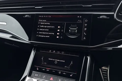 DF24FOK Audi Q7 SUV Black Edition 55 TFSI quattro 340 PS tiptronic Thumbnail #36