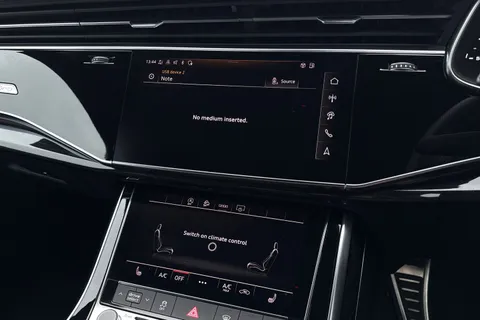 DF24FOK Audi Q7 SUV Black Edition 55 TFSI quattro 340 PS tiptronic Thumbnail #38