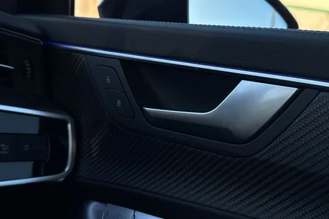 BN75UYS Audi A6 Avant Avant Black Edition 40 TDI quattro 204 PS S tronic Thumbnail #18