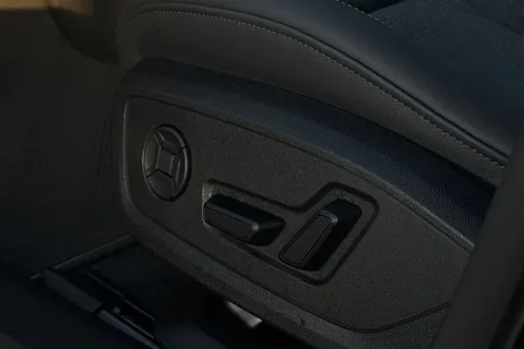 BN75UYS Audi A6 Avant Avant Black Edition 40 TDI quattro 204 PS S tronic Thumbnail #33