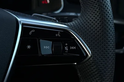 BN75UYS Audi A6 Avant Avant Black Edition 40 TDI quattro 204 PS S tronic Thumbnail #38