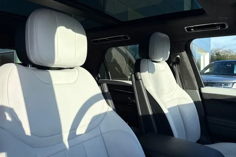 22 of 51 for Land Rover Range Rover Sport 3.0 D300 Autobiography 5dr