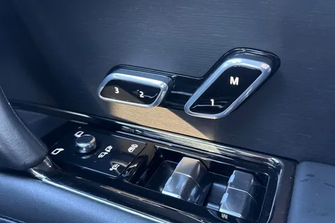 26 of 51 for Land Rover Range Rover Sport 3.0 D300 Autobiography 5dr